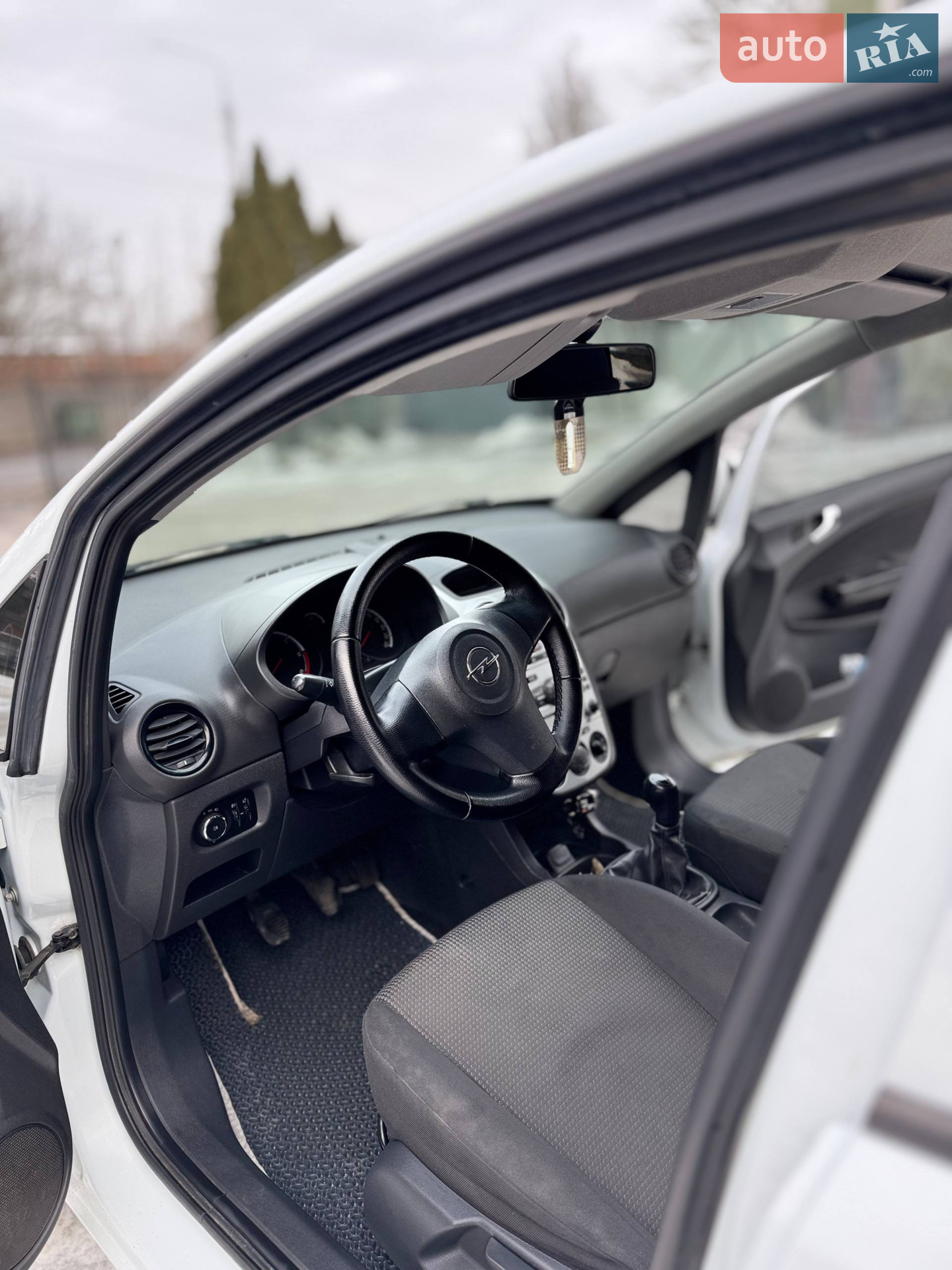 2011 Opel Corsa - мініатюра 3