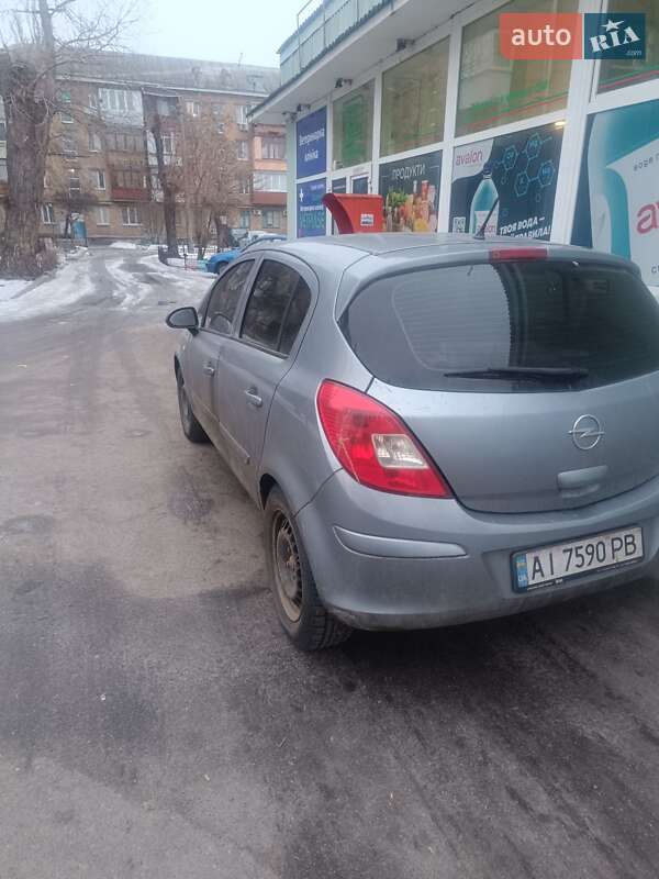 Хэтчбек Opel Corsa 2006 в Киеве