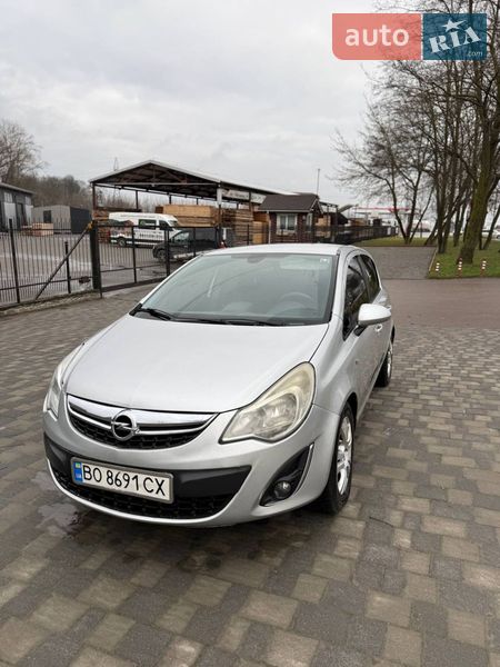 Хэтчбек Opel Corsa 2011 в Тернополе фото Хэтчбек Opel Corsa 2011 в Тернополе