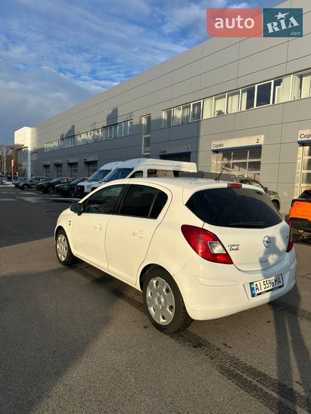 Хэтчбек Opel Corsa 2011 в Киеве