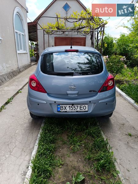 Хэтчбек Opel Corsa 2009 в Волочиске