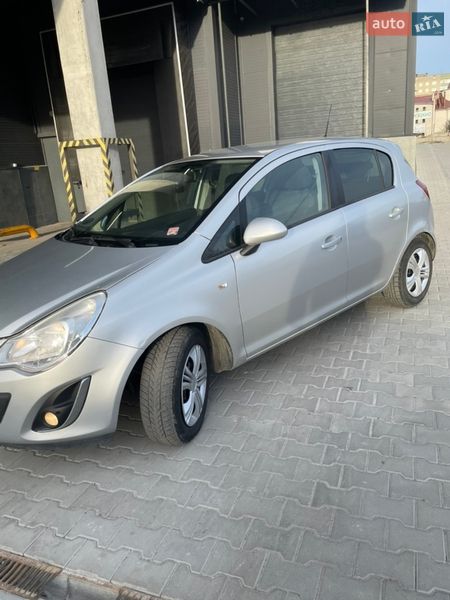 Хетчбек Opel Corsa 2011 в Калуші