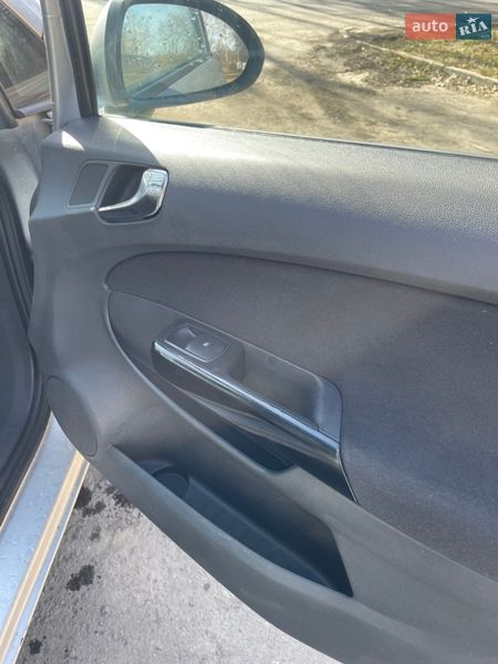 Хетчбек Opel Corsa 2011 в Калуші