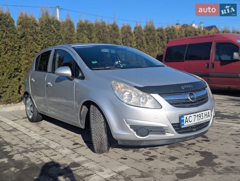 Хэтчбек Opel Corsa 2008 в Луцке