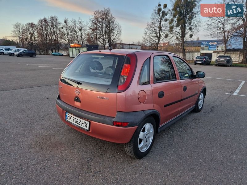 Хэтчбек Opel Corsa 2001 в Ровно