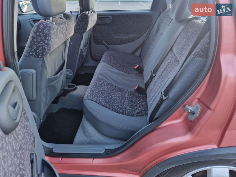 Хэтчбек Opel Corsa 2001 в Ровно
