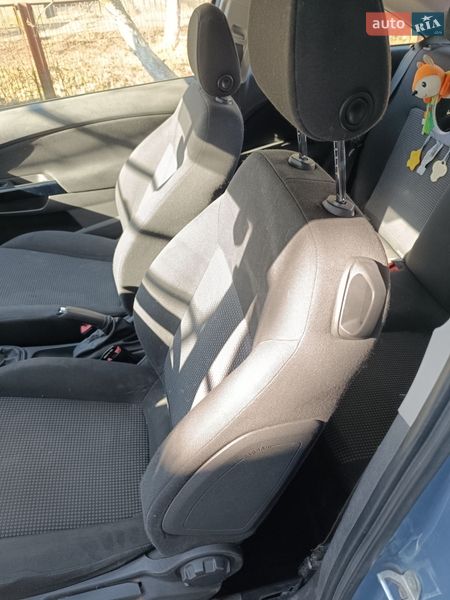 Хэтчбек Opel Corsa 2009 в Волочиске