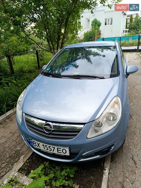 Хэтчбек Opel Corsa 2009 в Волочиске