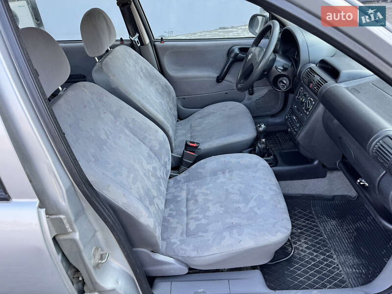 Хэтчбек Opel Corsa 1998 в Ровно