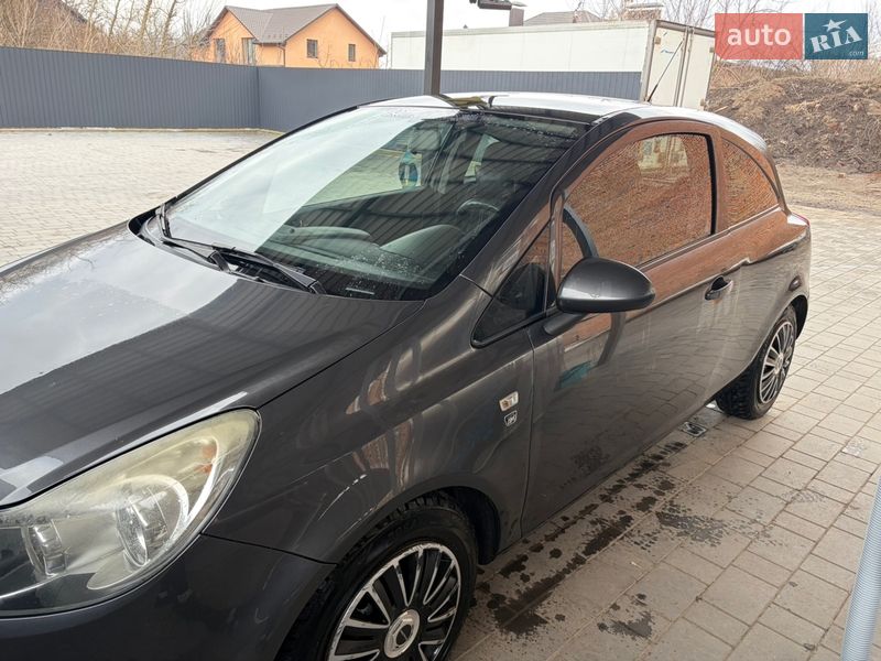 Хетчбек Opel Corsa 2010 в Старокостянтинові