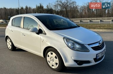 Хэтчбек Opel Corsa 2011 в Киеве