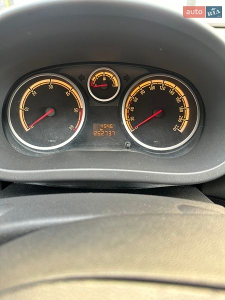 Хэтчбек Opel Corsa 2011 в Киеве