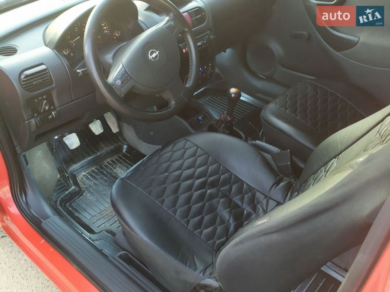 Хэтчбек Opel Corsa 2003 в Желтых Водах
