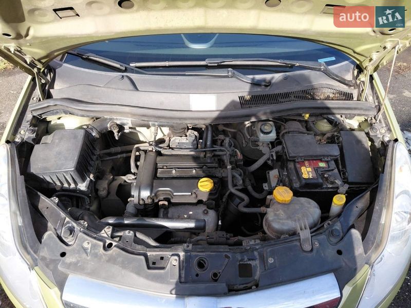 Хэтчбек Opel Corsa 2006 в Полтаве