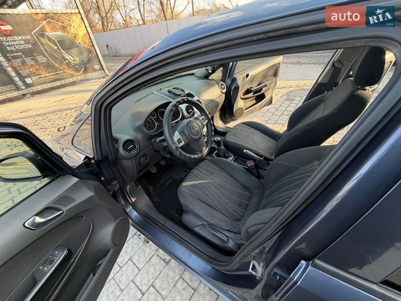 Хэтчбек Opel Corsa 2008 в Львове