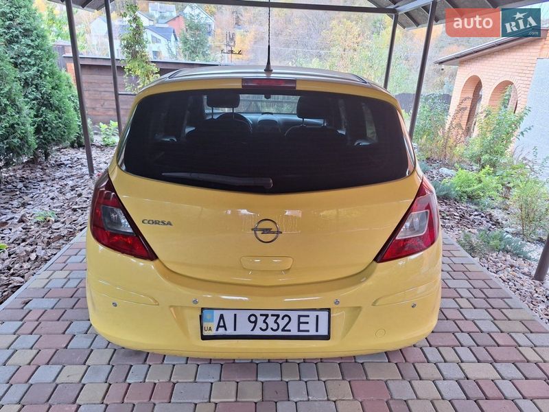 Хэтчбек Opel Corsa 2010 в Полтаве