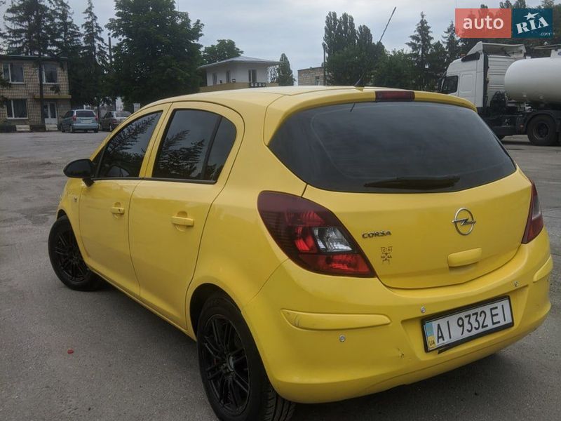 Хэтчбек Opel Corsa 2010 в Полтаве