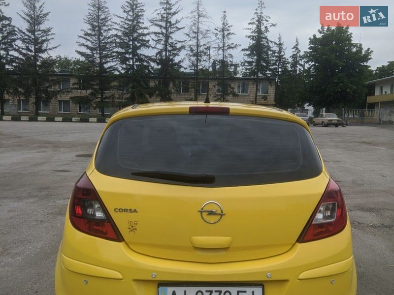 Хэтчбек Opel Corsa 2010 в Полтаве