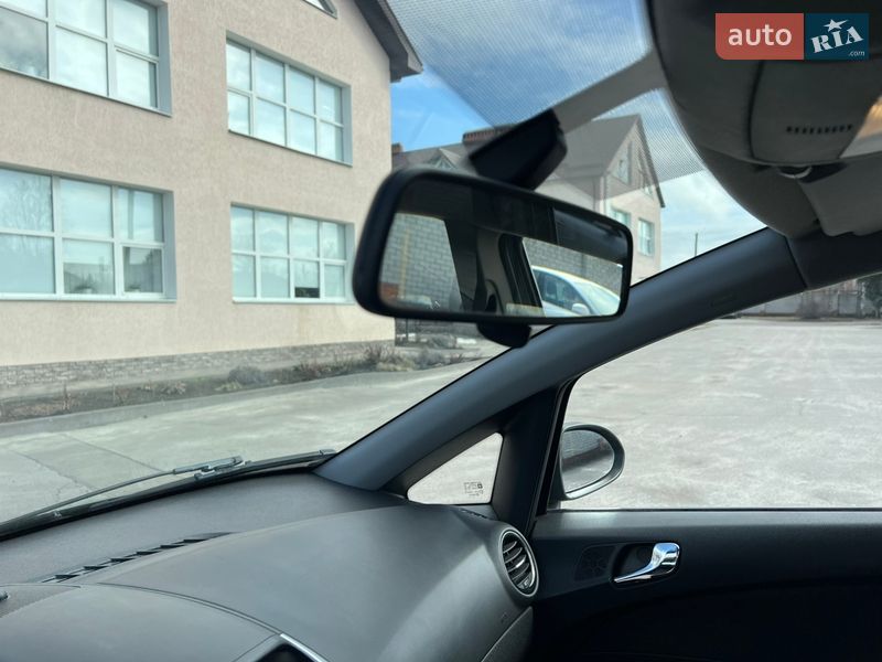 Хетчбек Opel Corsa 2013 в Сумах