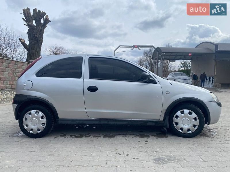 Хэтчбек Opel Corsa 2003 в Тернополе