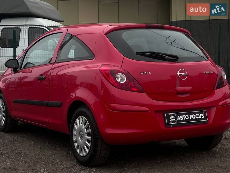 Хэтчбек Opel Corsa 2008 в Киеве