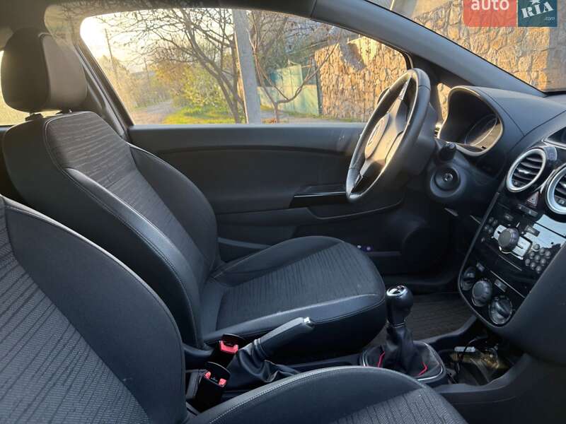 Хэтчбек Opel Corsa 2013 в Павлограде