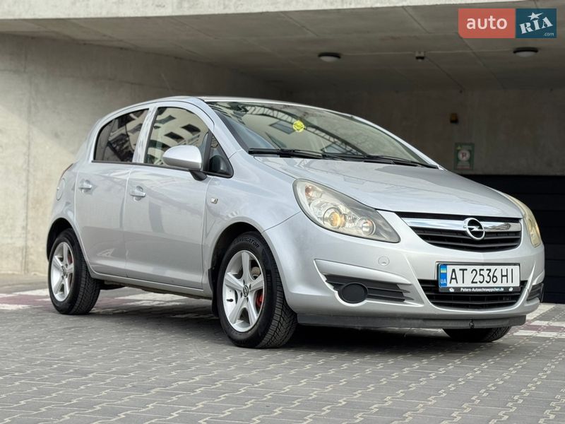 Хэтчбек Opel Corsa 2008 в Львове