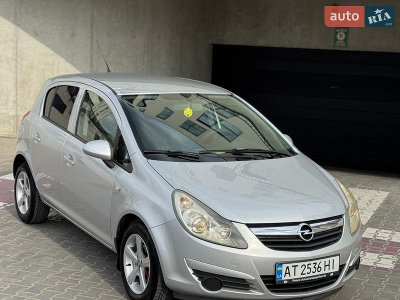Хэтчбек Opel Corsa 2008 в Львове