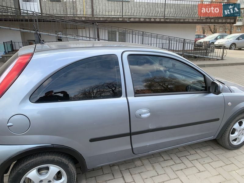 Хэтчбек Opel Corsa 2004 в Сокале фото 5 Хэтчбек Opel Corsa 2004 в Сокале
