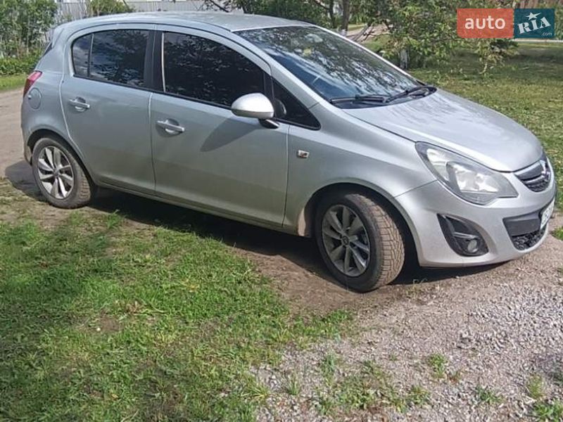 Хетчбек Opel Corsa 2014 в Прилуках