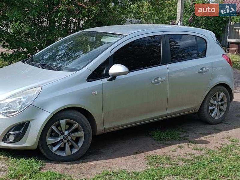 Хетчбек Opel Corsa 2014 в Прилуках