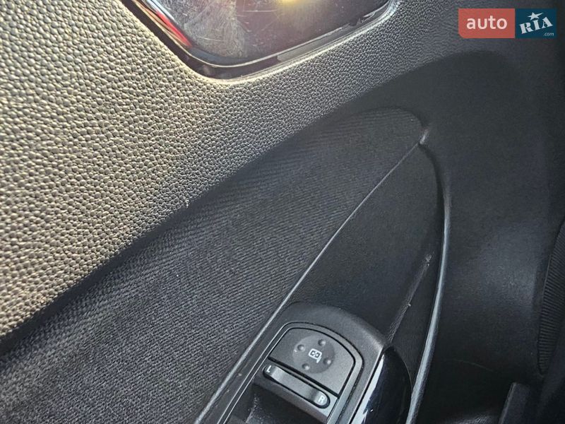 Хетчбек Opel Corsa 2009 в Луцьку