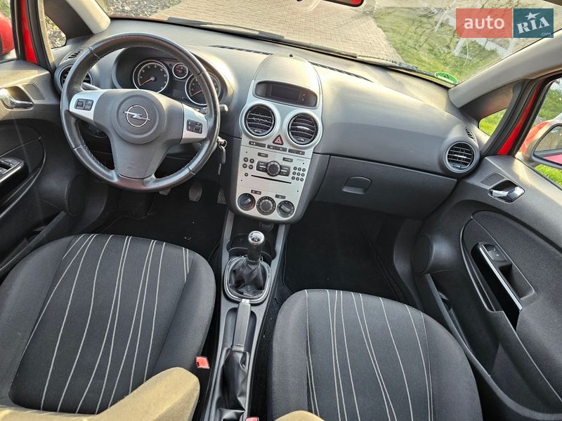 Хетчбек Opel Corsa 2009 в Луцьку