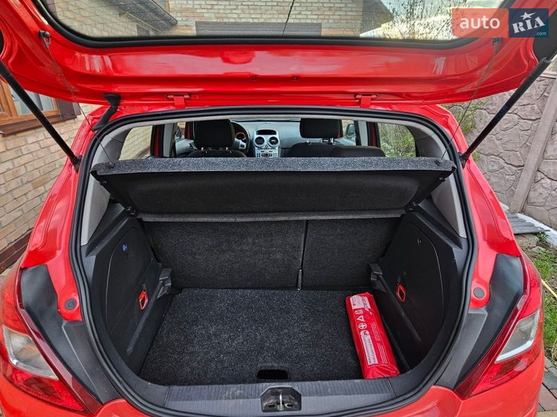 Хетчбек Opel Corsa 2009 в Луцьку