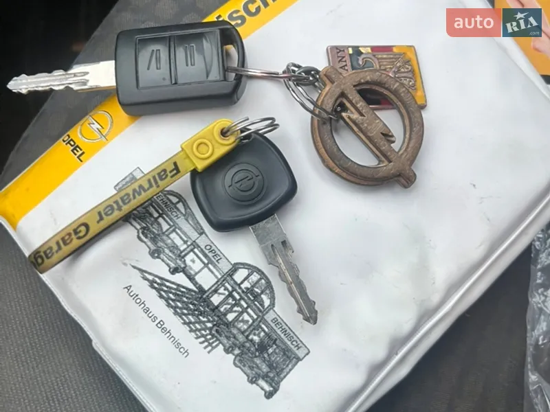 Хэтчбек Opel Corsa 2003 в Дрогобыче документ