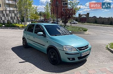 Хетчбек Opel Corsa 2003 в Ужгороді
