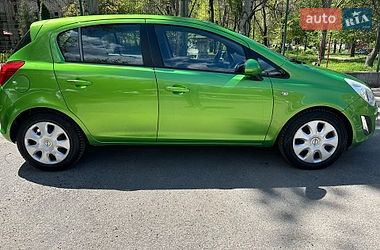Хэтчбек Opel Corsa 2013 в Запорожье