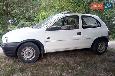 Хэтчбек Opel Corsa 1996 в Дмитровке