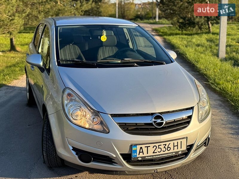Хэтчбек Opel Corsa 2008 в Львове