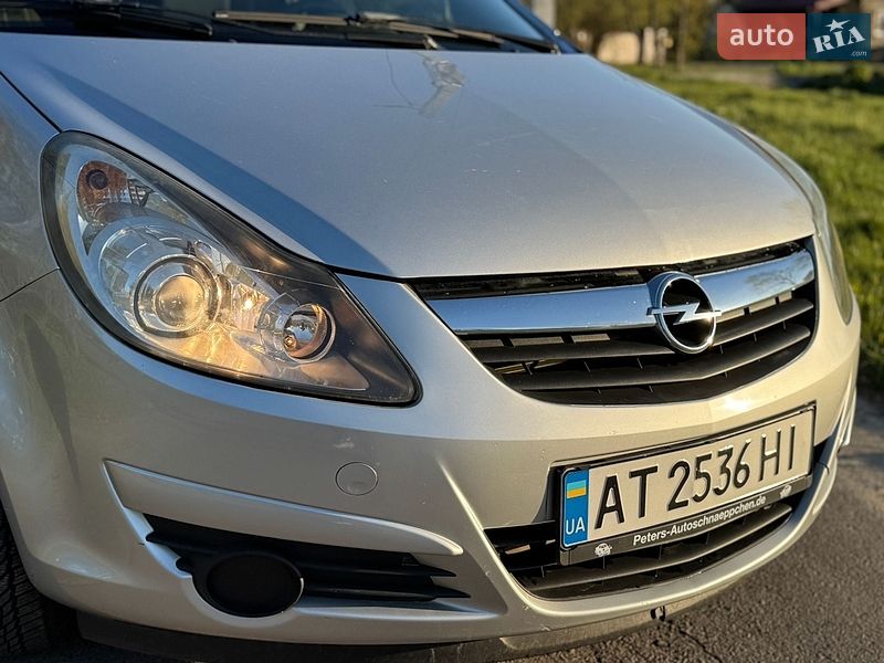 Хэтчбек Opel Corsa 2008 в Львове