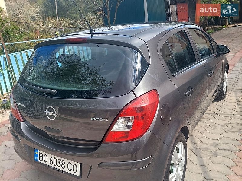 Хэтчбек Opel Corsa 2010 в Тернополе