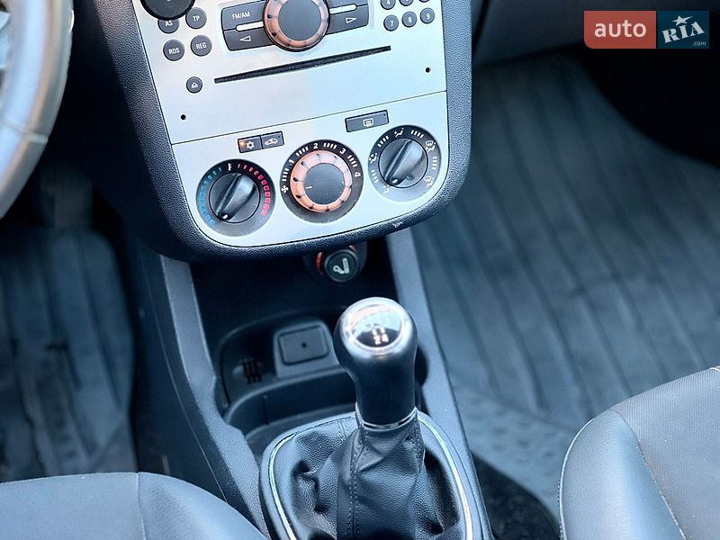 Хэтчбек Opel Corsa 2012 в Николаеве