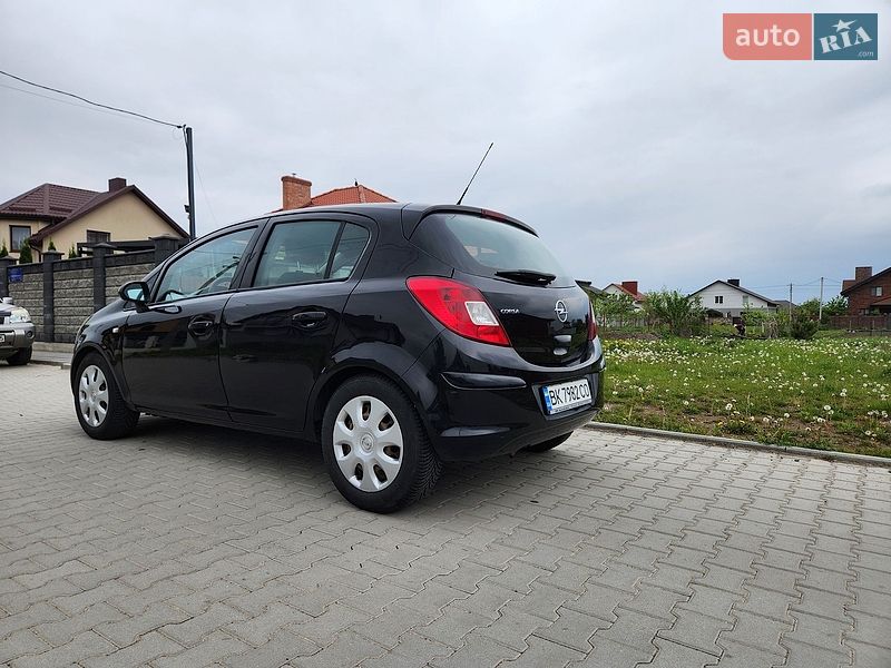 Хэтчбек Opel Corsa 2008 в Ровно
