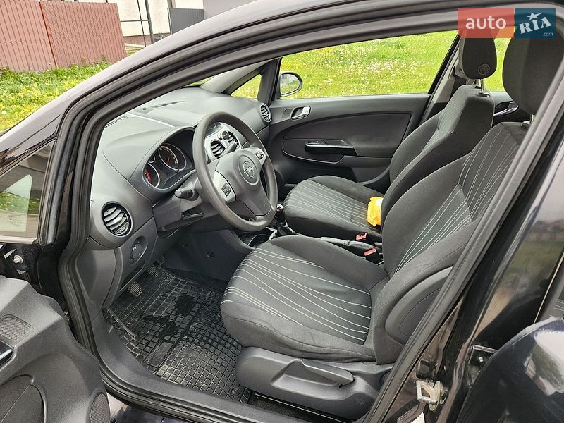 Хэтчбек Opel Corsa 2008 в Ровно
