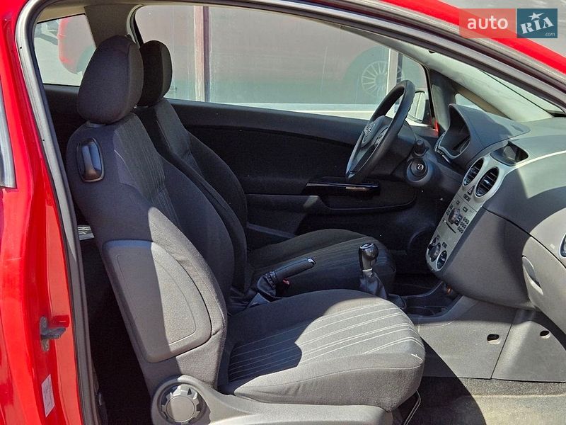 Хэтчбек Opel Corsa 2006 в Киеве