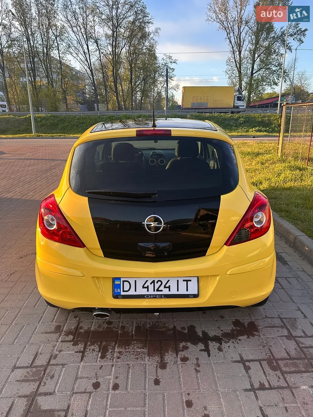 2010 Opel Corsa - мініатюра 2