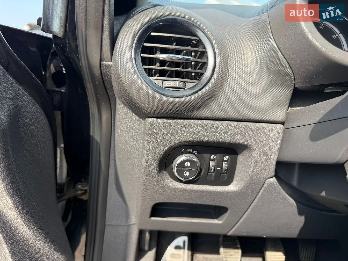 2010 Opel Corsa - мініатюра 14