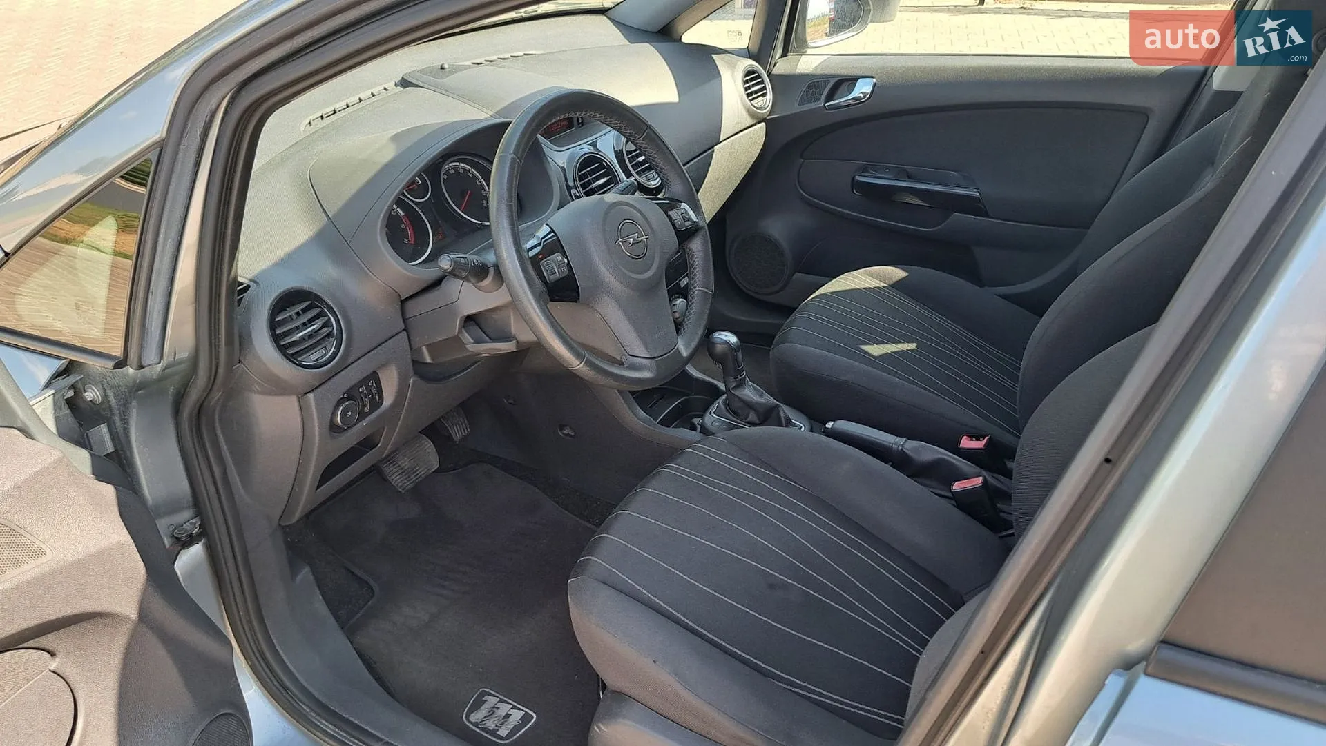 2010 Opel Corsa - мініатюра 17