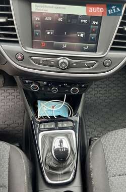 Позашляховик / Кросовер Opel Crossland 2023 в 