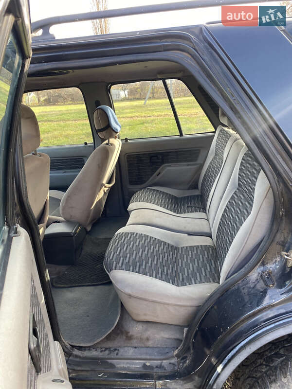 Позашляховик / Кросовер Opel Frontera 1992 в Умані